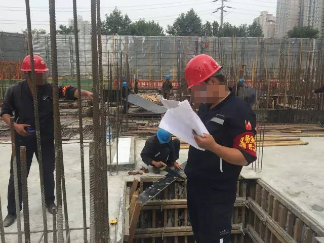 来建安与大家一起学习如何成为高处作业吊篮安拆工吧