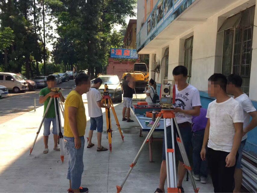 在哪里学习掌握挖掘机技能所需的基本知识