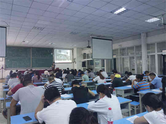 女生想要学习建筑资料员，一般需要会哪些软件呢？