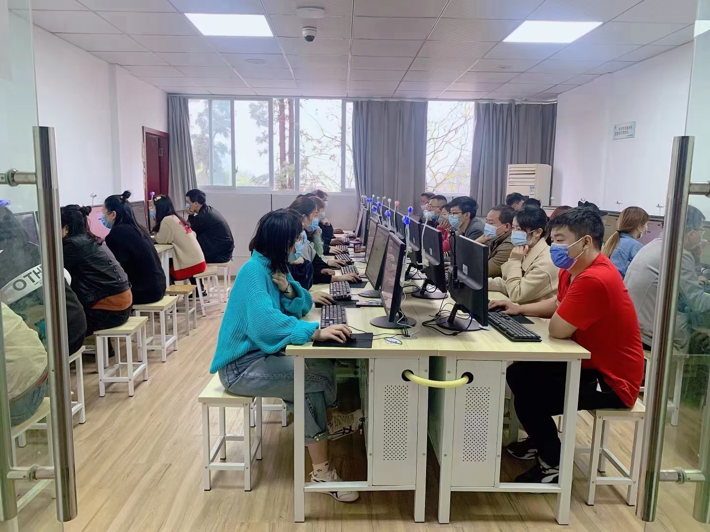 2024年重庆地区建筑十一大员岗位证书继续教育报名进行中